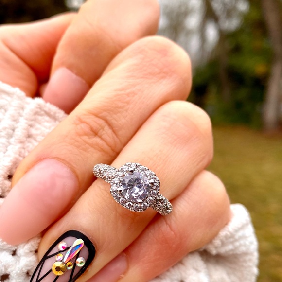 NEW 925 Sterling Silver Beautiful Ring - Picture 6 of 9